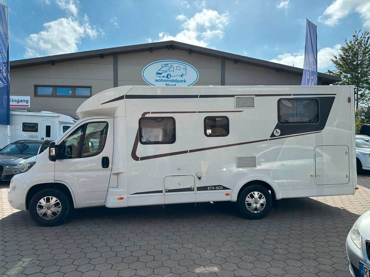 Etrusco T 7300 SB/Einzelbetten+Hubbett/Garage/Klima/TOP - Poluintegrirani kamper: slika Etrusco T 7300 SB/Einzelbetten+Hubbett/Garage/Klima/TOP - Poluintegrirani kamper Etrusco T 7300 SB/Einzelbetten+Hubbett/Garage/Klima/TOP - Poluintegrirani kamper: slika Etrusco T 7300 SB/Einzelbetten+Hubbett/Garage/Klima/TOP - Poluintegrirani kamper