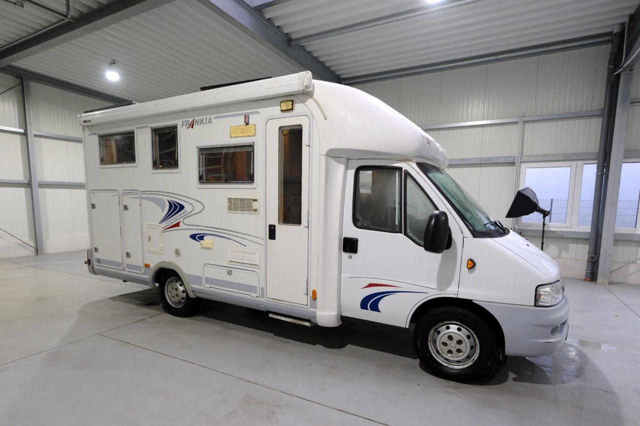 Frankia T 650 BD/Festbett/Garage/Solar/Markise Frankia T 650 BD/Festbett/Garage/Solar/Markise - Poluintegrirani kamper: slika Frankia T 650 BD/Festbett/Garage/Solar/Markise Frankia T 650 BD/Festbett/Garage/Solar/Markise - Poluintegrirani kamper Frankia T 650 BD/Festbett/Garage/Solar/Markise Frankia T 650 BD/Festbett/Garage/Solar/Markise - Poluintegrirani kamper: slika Frankia T 650 BD/Festbett/Garage/Solar/Markise Frankia T 650 BD/Festbett/Garage/Solar/Markise - Poluintegrirani kamper