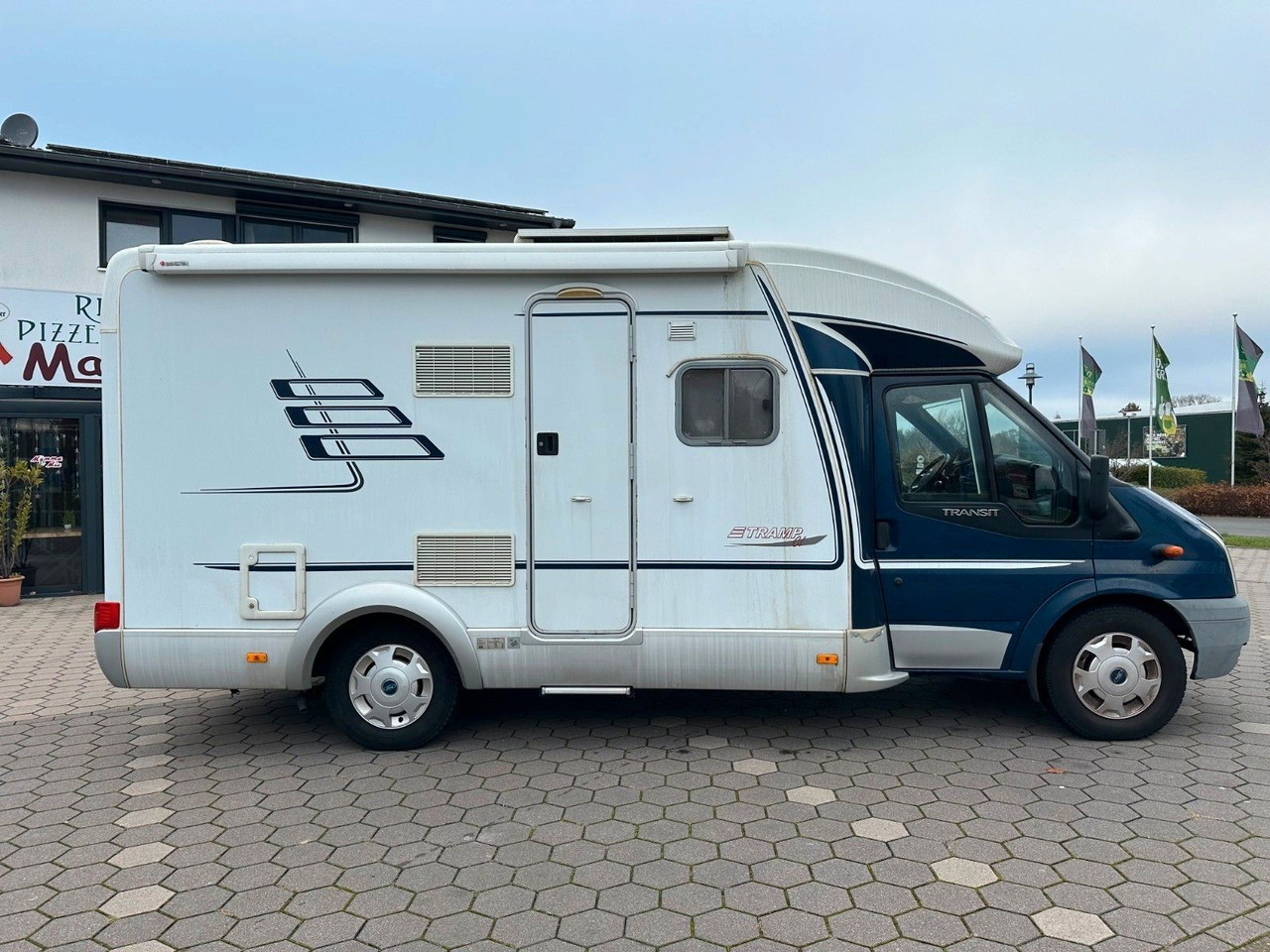 HYMER / ERIBA / HYMERCAR TRAMP T 572 CL/Festbett/Klima/Markise HYMER / ERIBA / HYMERCAR TRAMP T 572 CL/Festbett/Klima/Markise - Poluintegrirani kamper: slika HYMER / ERIBA / HYMERCAR TRAMP T 572 CL/Festbett/Klima/Markise HYMER / ERIBA / HYMERCAR TRAMP T 572 CL/Festbett/Klima/Markise - Poluintegrirani kamper HYMER / ERIBA / HYMERCAR TRAMP T 572 CL/Festbett/Klima/Markise HYMER / ERIBA / HYMERCAR TRAMP T 572 CL/Festbett/Klima/Markise - Poluintegrirani kamper: slika HYMER / ERIBA / HYMERCAR TRAMP T 572 CL/Festbett/Klima/Markise HYMER / ERIBA / HYMERCAR TRAMP T 572 CL/Festbett/Klima/Markise - Poluintegrirani kamper