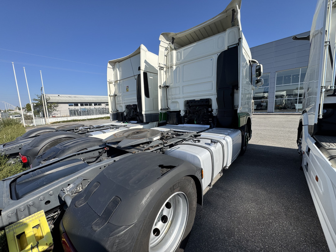 DAF XF 460 - Tegljač: slika DAF XF 460 - Tegljač DAF XF 460 - Tegljač: slika DAF XF 460 - Tegljač