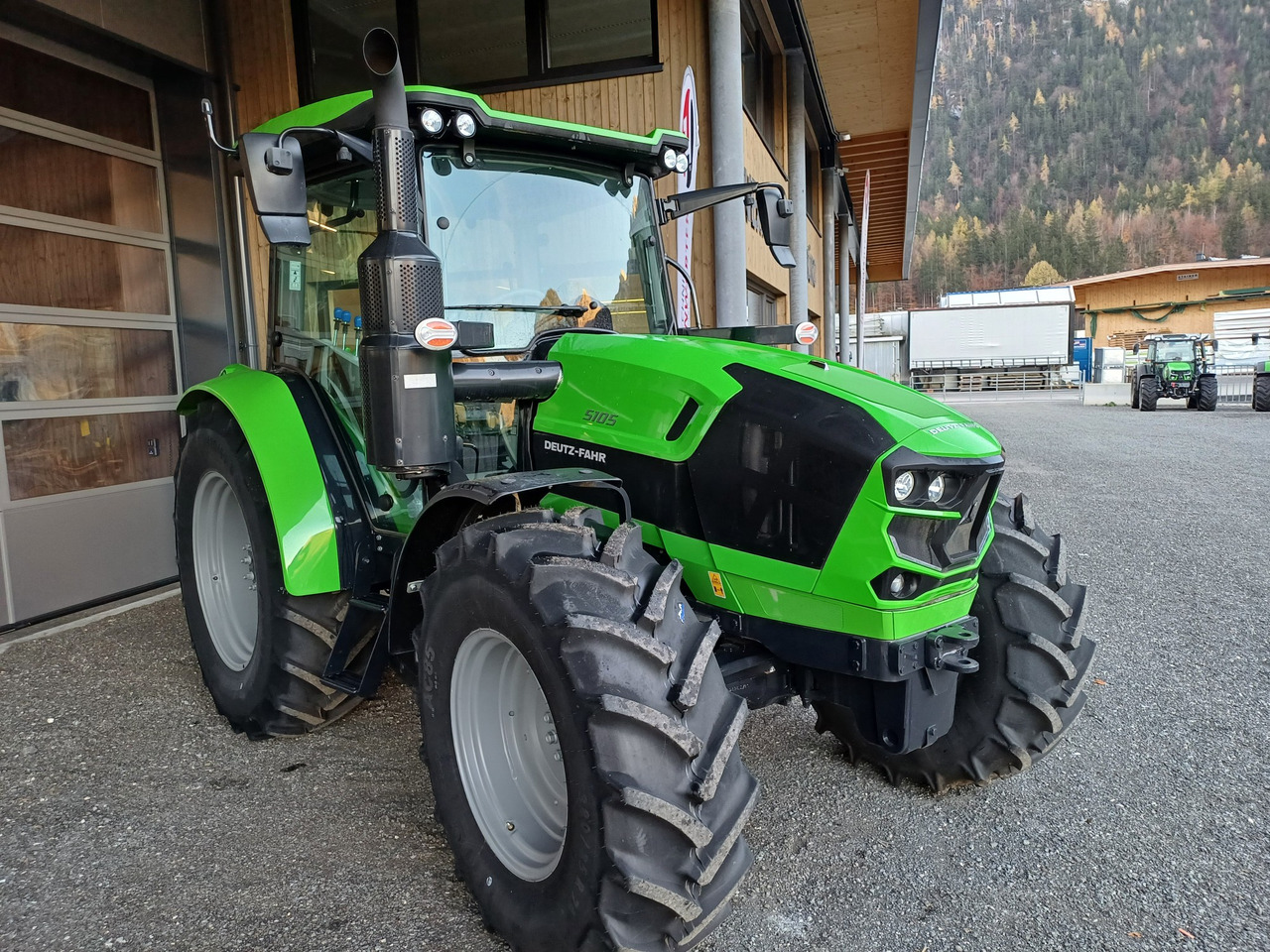 Deutz-Fahr 5105 Premium (20575) - Traktor: slika Deutz-Fahr 5105 Premium (20575) - Traktor Deutz-Fahr 5105 Premium (20575) - Traktor: slika Deutz-Fahr 5105 Premium (20575) - Traktor