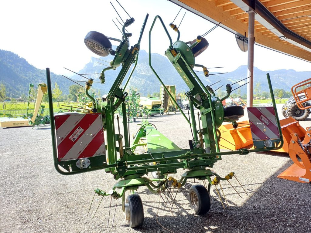 Krone KW 6.02/6 (22003) - Prevrtač sijena/ Grabulje: slika Krone KW 6.02/6 (22003) - Prevrtač sijena/ Grabulje Krone KW 6.02/6 (22003) - Prevrtač sijena/ Grabulje: slika Krone KW 6.02/6 (22003) - Prevrtač sijena/ Grabulje