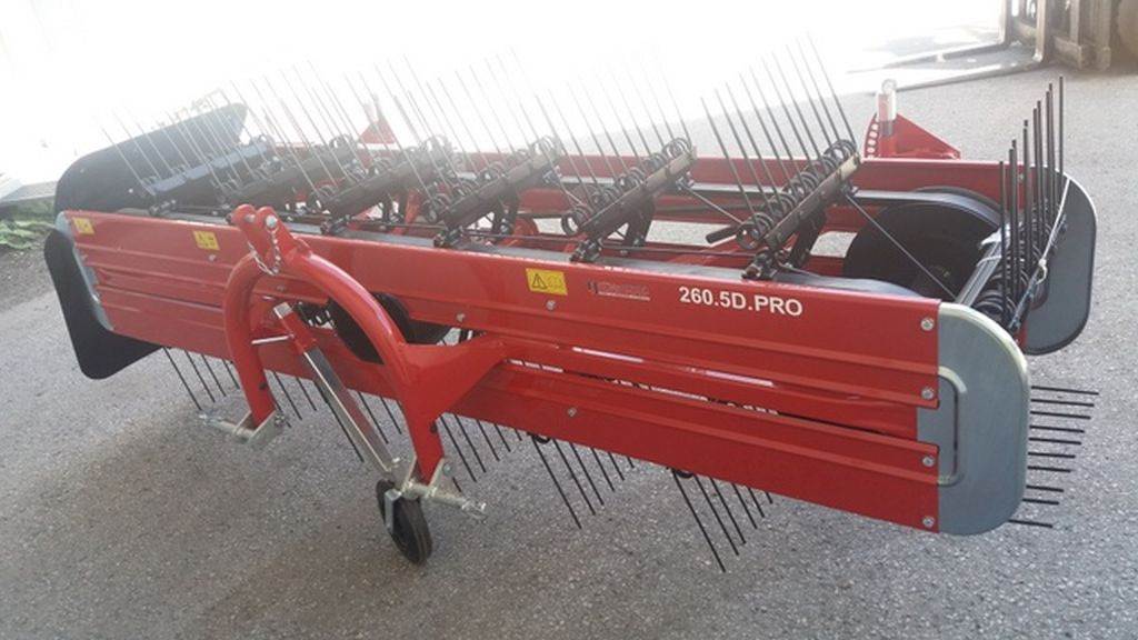 Molon 260/5R Pro zu Traktor (15864) - Prevrtač sijena/ Grabulje: slika Molon 260/5R Pro zu Traktor (15864) - Prevrtač sijena/ Grabulje Molon 260/5R Pro zu Traktor (15864) - Prevrtač sijena/ Grabulje: slika Molon 260/5R Pro zu Traktor (15864) - Prevrtač sijena/ Grabulje