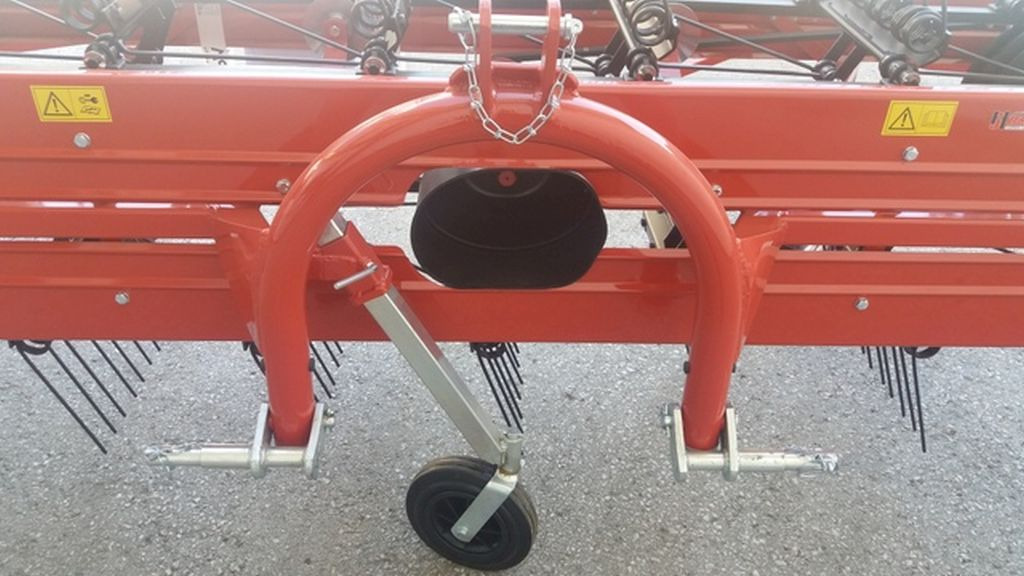 Molon 260/5R Pro zu Traktor (15864) - Prevrtač sijena/ Grabulje: slika Molon 260/5R Pro zu Traktor (15864) - Prevrtač sijena/ Grabulje Molon 260/5R Pro zu Traktor (15864) - Prevrtač sijena/ Grabulje: slika Molon 260/5R Pro zu Traktor (15864) - Prevrtač sijena/ Grabulje