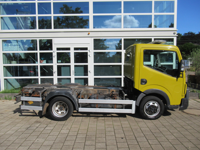 Renault Maxity 2.5DCi 107KW Chassis Twist Lock AIRCO - Dostavno vozilo: slika Renault Maxity 2.5DCi 107KW Chassis Twist Lock AIRCO - Dostavno vozilo Renault Maxity 2.5DCi 107KW Chassis Twist Lock AIRCO - Dostavno vozilo: slika Renault Maxity 2.5DCi 107KW Chassis Twist Lock AIRCO - Dostavno vozilo