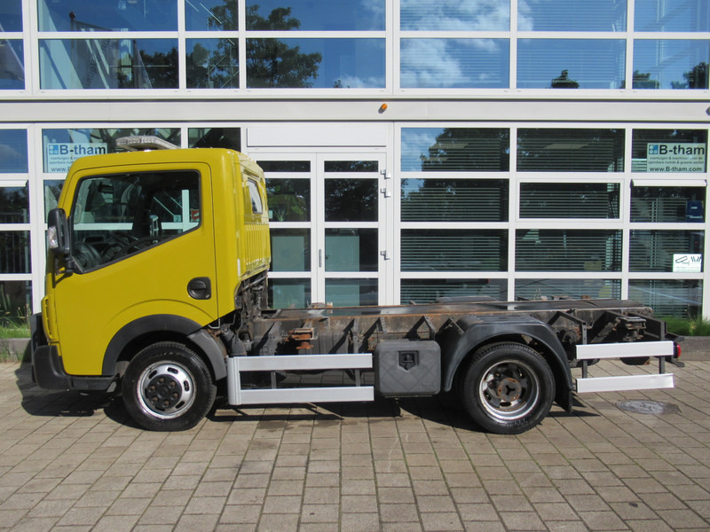 Renault Maxity 2.5DCi 107KW Chassis Twist Lock AIRCO - Dostavno vozilo: slika Renault Maxity 2.5DCi 107KW Chassis Twist Lock AIRCO - Dostavno vozilo Renault Maxity 2.5DCi 107KW Chassis Twist Lock AIRCO - Dostavno vozilo: slika Renault Maxity 2.5DCi 107KW Chassis Twist Lock AIRCO - Dostavno vozilo