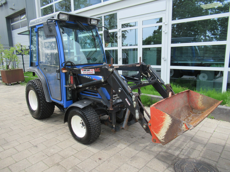 Iseki TF321H 4x4 + Cabine + Voorlader + Fronthef - Traktor: slika Iseki TF321H 4x4 + Cabine + Voorlader + Fronthef - Traktor Iseki TF321H 4x4 + Cabine + Voorlader + Fronthef - Traktor: slika Iseki TF321H 4x4 + Cabine + Voorlader + Fronthef - Traktor