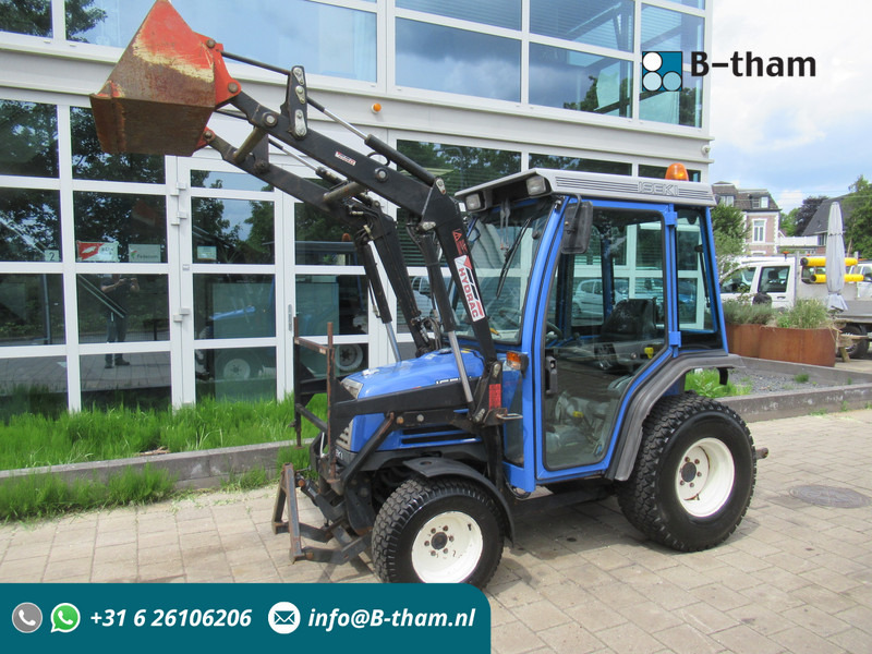 Iseki TF321H 4x4 + Cabine + Voorlader + Fronthef - Traktor: slika Iseki TF321H 4x4 + Cabine + Voorlader + Fronthef - Traktor Iseki TF321H 4x4 + Cabine + Voorlader + Fronthef - Traktor: slika Iseki TF321H 4x4 + Cabine + Voorlader + Fronthef - Traktor