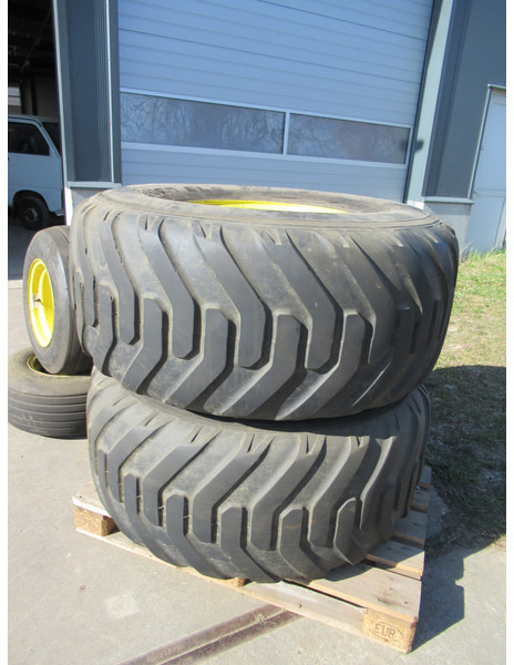 John Deere 5515V NOKIAN 550/60R22.5 + Voor Banden + Velg - Kompletan kotač za Mali traktor: slika John Deere 5515V NOKIAN 550/60R22.5 + Voor Banden + Velg - Kompletan kotač za Mali traktor John Deere 5515V NOKIAN 550/60R22.5 + Voor Banden + Velg - Kompletan kotač za Mali traktor: slika John Deere 5515V NOKIAN 550/60R22.5 + Voor Banden + Velg - Kompletan kotač za Mali traktor