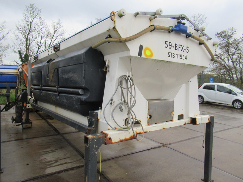 NIDO STRATOS B40-36 PALN Rotopower 4m3 + 2.200L Salzstreuer Saltspreader Zoutstrooier - Posipač pijeska/ Soli: slika NIDO STRATOS B40-36 PALN Rotopower 4m3 + 2.200L Salzstreuer Saltspreader Zoutstrooier - Posipač pijeska/ Soli NIDO STRATOS B40-36 PALN Rotopower 4m3 + 2.200L Salzstreuer Saltspreader Zoutstrooier - Posipač pijeska/ Soli: slika NIDO STRATOS B40-36 PALN Rotopower 4m3 + 2.200L Salzstreuer Saltspreader Zoutstrooier - Posipač pijeska/ Soli