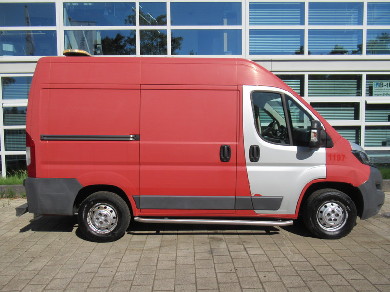 Peugeot Boxer 330 2.0 HDI 81KW L1H2 Pro AIRCO - Klima - Mali kombi: slika Peugeot Boxer 330 2.0 HDI 81KW L1H2 Pro AIRCO - Klima - Mali kombi Peugeot Boxer 330 2.0 HDI 81KW L1H2 Pro AIRCO - Klima - Mali kombi: slika Peugeot Boxer 330 2.0 HDI 81KW L1H2 Pro AIRCO - Klima - Mali kombi