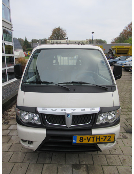 Piaggio Porter 1.3i 46KW Extra PICKUP Bi-Fuel Benzine - CNG - Dostavno vozilo s ravnom platformom: slika Piaggio Porter 1.3i 46KW Extra PICKUP Bi-Fuel Benzine - CNG - Dostavno vozilo s ravnom platformom Piaggio Porter 1.3i 46KW Extra PICKUP Bi-Fuel Benzine - CNG - Dostavno vozilo s ravnom platformom: slika Piaggio Porter 1.3i 46KW Extra PICKUP Bi-Fuel Benzine - CNG - Dostavno vozilo s ravnom platformom