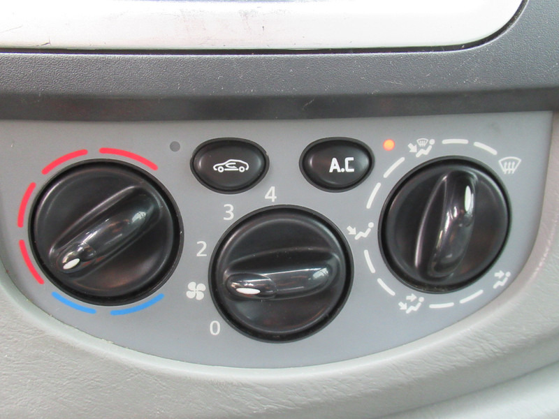 Minibus, Putnički kombi Renault Trafic 2.0 DCi 115 Lang 9-persoons Personenbus Passenger: slika Minibus, Putnički kombi Renault Trafic 2.0 DCi 115 Lang 9-persoons Personenbus Passenger Minibus, Putnički kombi Renault Trafic 2.0 DCi 115 Lang 9-persoons Personenbus Passenger: slika Minibus, Putnički kombi Renault Trafic 2.0 DCi 115 Lang 9-persoons Personenbus Passenger