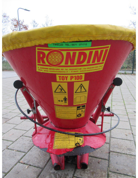 Rondini Toy P100 Kunstmest / Zout - Strooier - Posipač pijeska/ Soli: slika Rondini Toy P100 Kunstmest / Zout - Strooier - Posipač pijeska/ Soli Rondini Toy P100 Kunstmest / Zout - Strooier - Posipač pijeska/ Soli: slika Rondini Toy P100 Kunstmest / Zout - Strooier - Posipač pijeska/ Soli