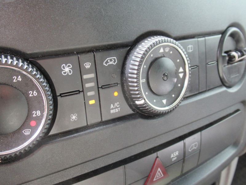 Mali kamion kiper Volkswagen Crafter 32 2.5TDI 80KW Veegvuilkipper - Tipper: slika Mali kamion kiper Volkswagen Crafter 32 2.5TDI 80KW Veegvuilkipper - Tipper