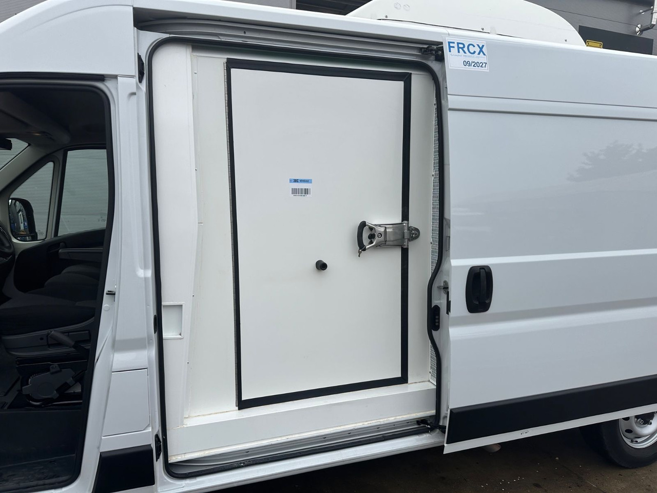 Dostavno vozilo hladnjača Fiat Ducato Isberg Pharma-Kühler -30°C/4°C/22°C: slika Dostavno vozilo hladnjača Fiat Ducato Isberg Pharma-Kühler -30°C/4°C/22°C Dostavno vozilo hladnjača Fiat Ducato Isberg Pharma-Kühler -30°C/4°C/22°C: slika Dostavno vozilo hladnjača Fiat Ducato Isberg Pharma-Kühler -30°C/4°C/22°C