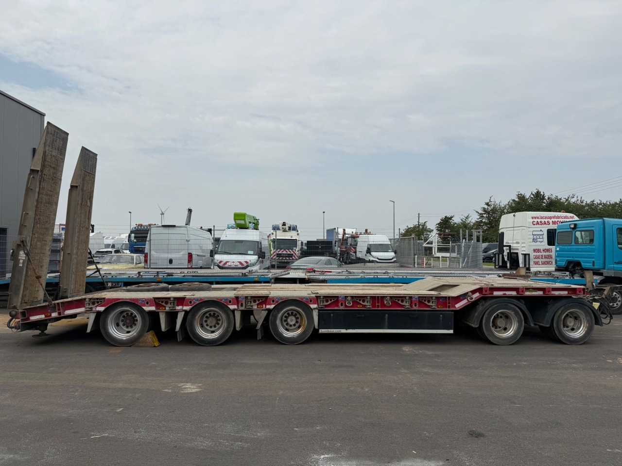 Humbaur 5-Achs Tieflader / Lift- und Lenkachse/ 50 to - Prikolica s niskim utovarivačem: slika Humbaur 5-Achs Tieflader / Lift- und Lenkachse/ 50 to - Prikolica s niskim utovarivačem Humbaur 5-Achs Tieflader / Lift- und Lenkachse/ 50 to - Prikolica s niskim utovarivačem: slika Humbaur 5-Achs Tieflader / Lift- und Lenkachse/ 50 to - Prikolica s niskim utovarivačem