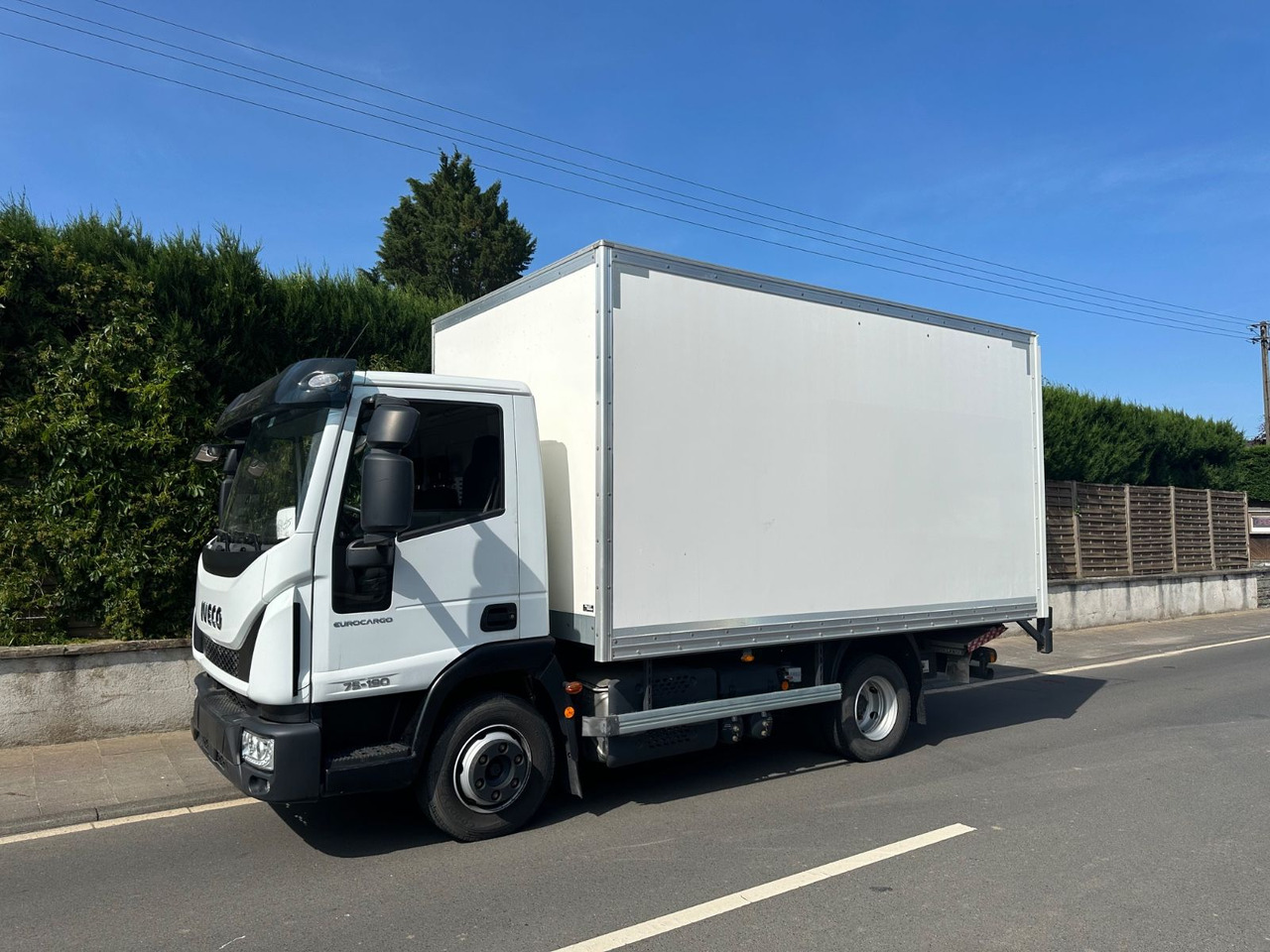 Iveco Eurocargo 75E19/Tüv neu/Koffer/LBW 1000kg/ - Dostavno vozilo sa zatvorenim sandukom: slika Iveco Eurocargo 75E19/Tüv neu/Koffer/LBW 1000kg/ - Dostavno vozilo sa zatvorenim sandukom Iveco Eurocargo 75E19/Tüv neu/Koffer/LBW 1000kg/ - Dostavno vozilo sa zatvorenim sandukom: slika Iveco Eurocargo 75E19/Tüv neu/Koffer/LBW 1000kg/ - Dostavno vozilo sa zatvorenim sandukom