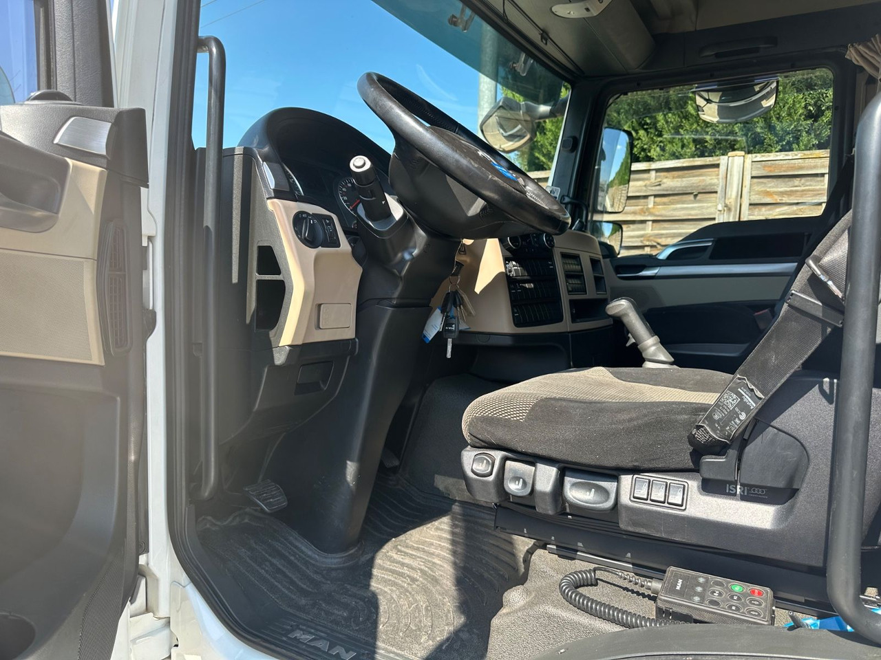 MAN 8.250 TGL*VDI2700*TOP*4-er Zug BFT Anhänger MAN 8.250 TGL*4x L1H1*XLX Kabine*VDI2700*TOP* - Autotransporter: slika MAN 8.250 TGL*VDI2700*TOP*4-er Zug BFT Anhänger MAN 8.250 TGL*4x L1H1*XLX Kabine*VDI2700*TOP* - Autotransporter MAN 8.250 TGL*VDI2700*TOP*4-er Zug BFT Anhänger MAN 8.250 TGL*4x L1H1*XLX Kabine*VDI2700*TOP* - Autotransporter: slika MAN 8.250 TGL*VDI2700*TOP*4-er Zug BFT Anhänger MAN 8.250 TGL*4x L1H1*XLX Kabine*VDI2700*TOP* - Autotransporter