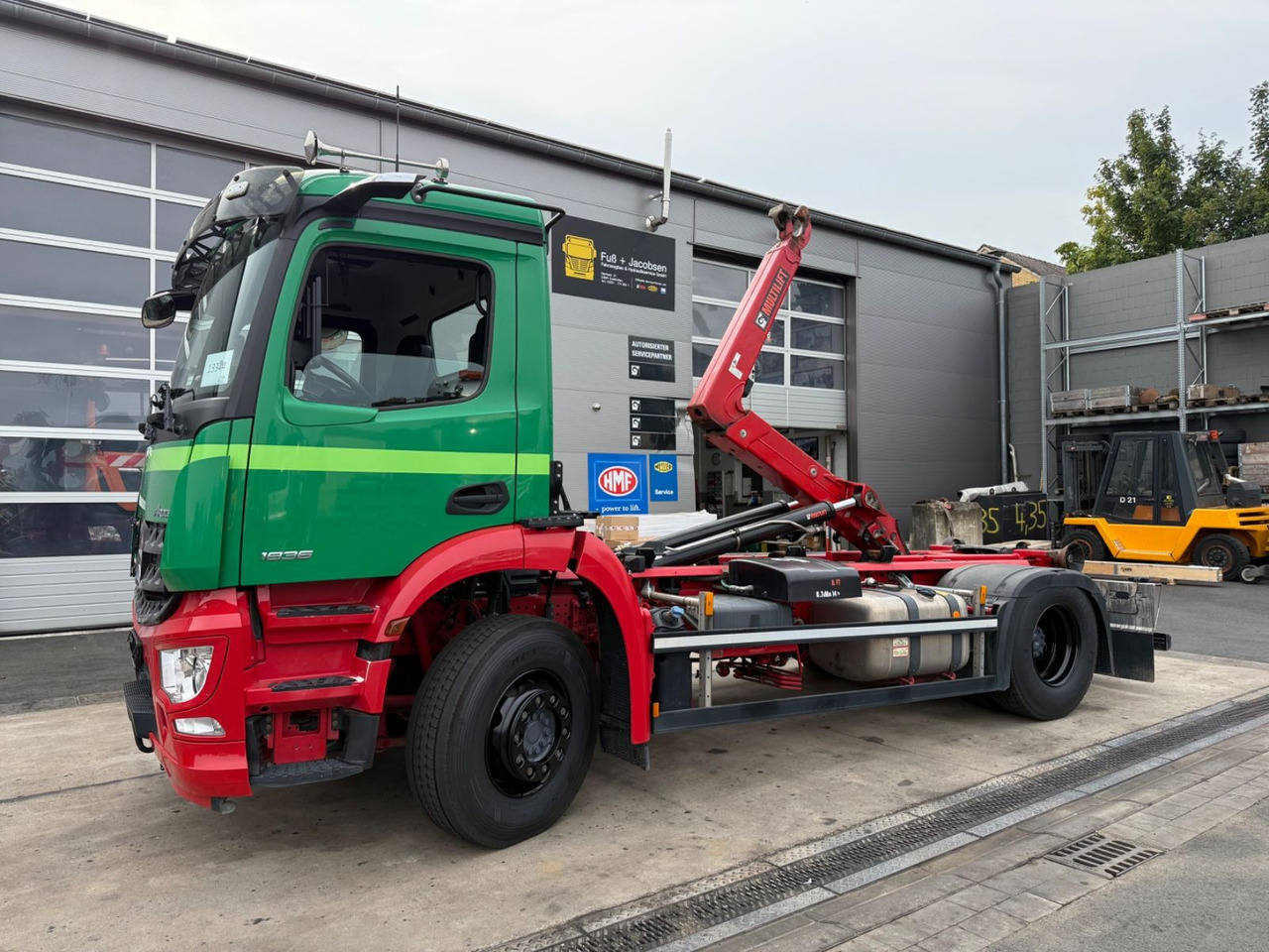 Mercedes-Benz Arocs 1836/10,7L/Hiab Ultima 14S/4x2/Autom./Top - Kamion s kukastom dizalicom: slika Mercedes-Benz Arocs 1836/10,7L/Hiab Ultima 14S/4x2/Autom./Top - Kamion s kukastom dizalicom Mercedes-Benz Arocs 1836/10,7L/Hiab Ultima 14S/4x2/Autom./Top - Kamion s kukastom dizalicom: slika Mercedes-Benz Arocs 1836/10,7L/Hiab Ultima 14S/4x2/Autom./Top - Kamion s kukastom dizalicom