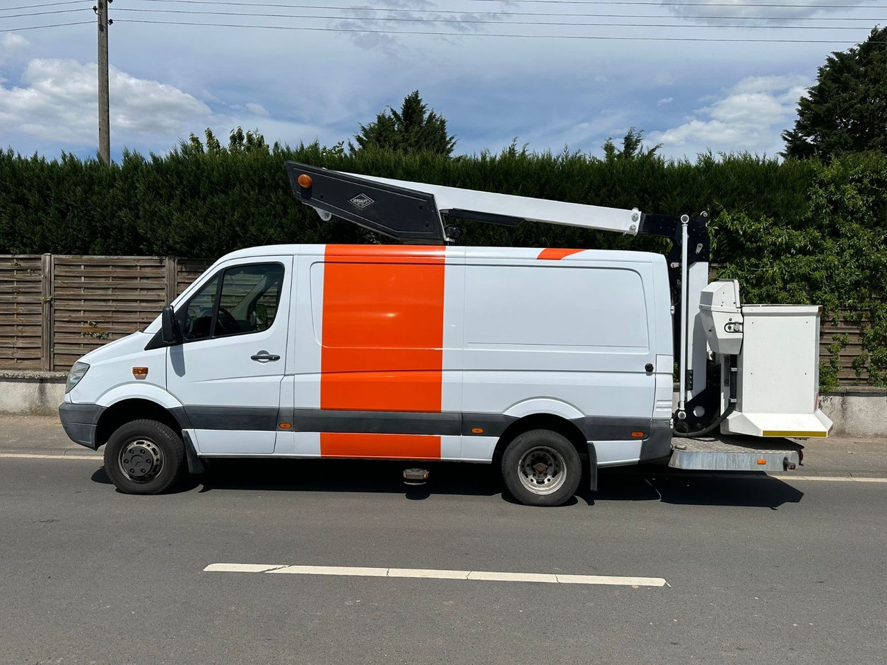 Mercedes-Benz Sprinter 515 CDI 4X4|13,2m Versailift ET-38-LFH - Podizna platforma montirana na kamion: slika Mercedes-Benz Sprinter 515 CDI 4X4|13,2m Versailift ET-38-LFH - Podizna platforma montirana na kamion Mercedes-Benz Sprinter 515 CDI 4X4|13,2m Versailift ET-38-LFH - Podizna platforma montirana na kamion: slika Mercedes-Benz Sprinter 515 CDI 4X4|13,2m Versailift ET-38-LFH - Podizna platforma montirana na kamion
