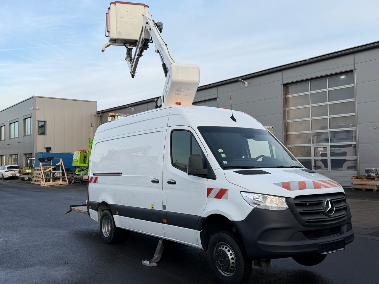 Mercedes-Benz Sprinter 516 CDI 15m/2-Punkt/Tüv neu/265kg - Podizna platforma montirana na kamion: slika Mercedes-Benz Sprinter 516 CDI 15m/2-Punkt/Tüv neu/265kg - Podizna platforma montirana na kamion Mercedes-Benz Sprinter 516 CDI 15m/2-Punkt/Tüv neu/265kg - Podizna platforma montirana na kamion: slika Mercedes-Benz Sprinter 516 CDI 15m/2-Punkt/Tüv neu/265kg - Podizna platforma montirana na kamion