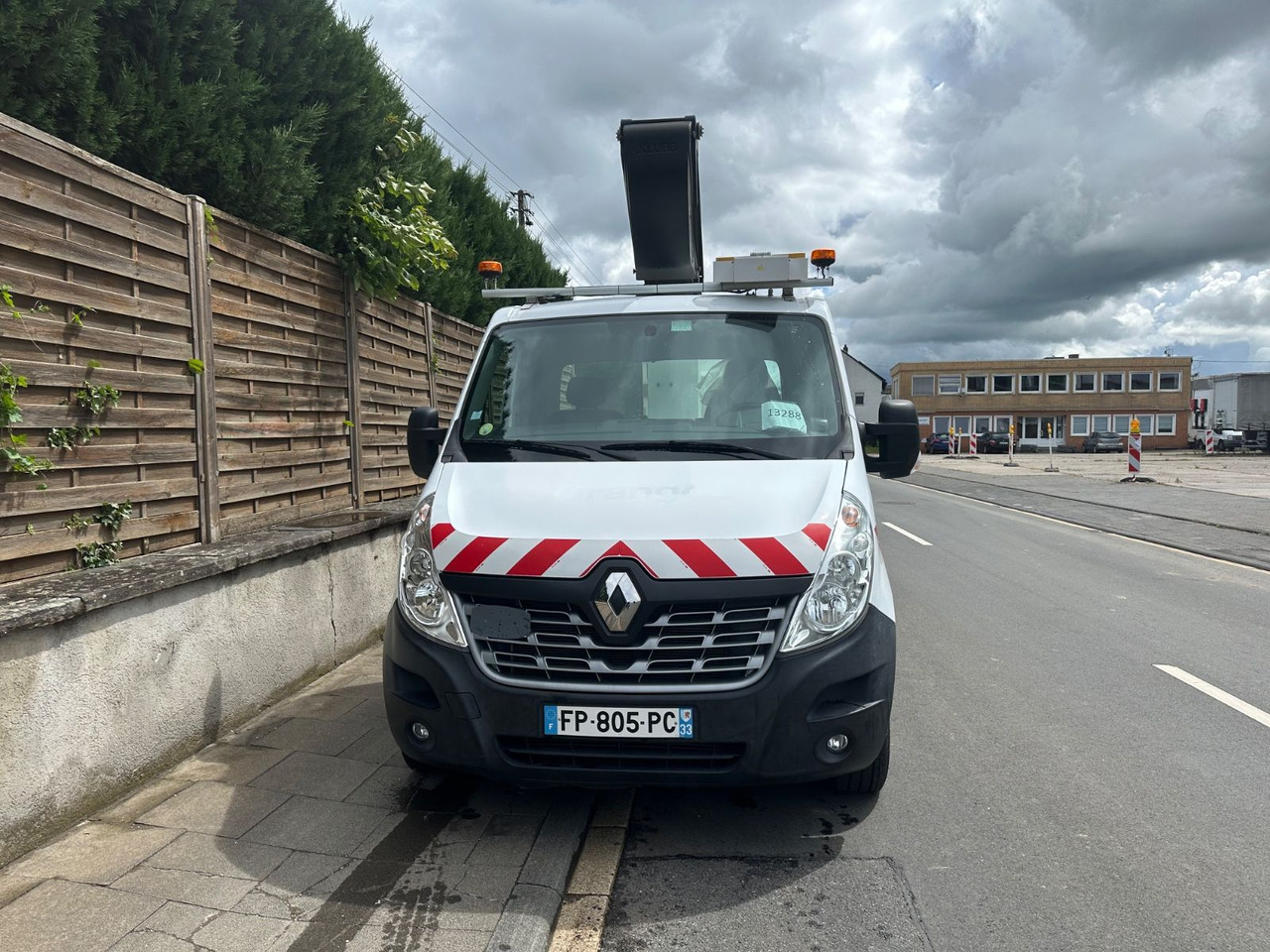 Renault Master III Steiger/11,2m/3,5t/Klubb K26/Klima - Podizna platforma montirana na kamion: slika Renault Master III Steiger/11,2m/3,5t/Klubb K26/Klima - Podizna platforma montirana na kamion Renault Master III Steiger/11,2m/3,5t/Klubb K26/Klima - Podizna platforma montirana na kamion: slika Renault Master III Steiger/11,2m/3,5t/Klubb K26/Klima - Podizna platforma montirana na kamion