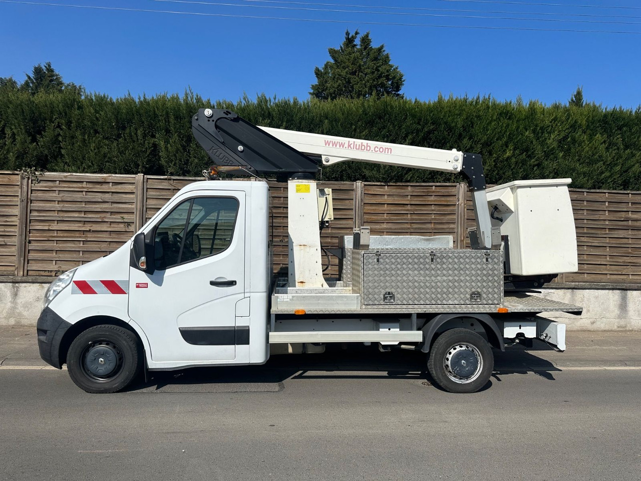 Renault Master Renault Master - Podizna platforma montirana na kamion, Dostavno vozilo: slika Renault Master Renault Master - Podizna platforma montirana na kamion, Dostavno vozilo Renault Master Renault Master - Podizna platforma montirana na kamion, Dostavno vozilo: slika Renault Master Renault Master - Podizna platforma montirana na kamion, Dostavno vozilo