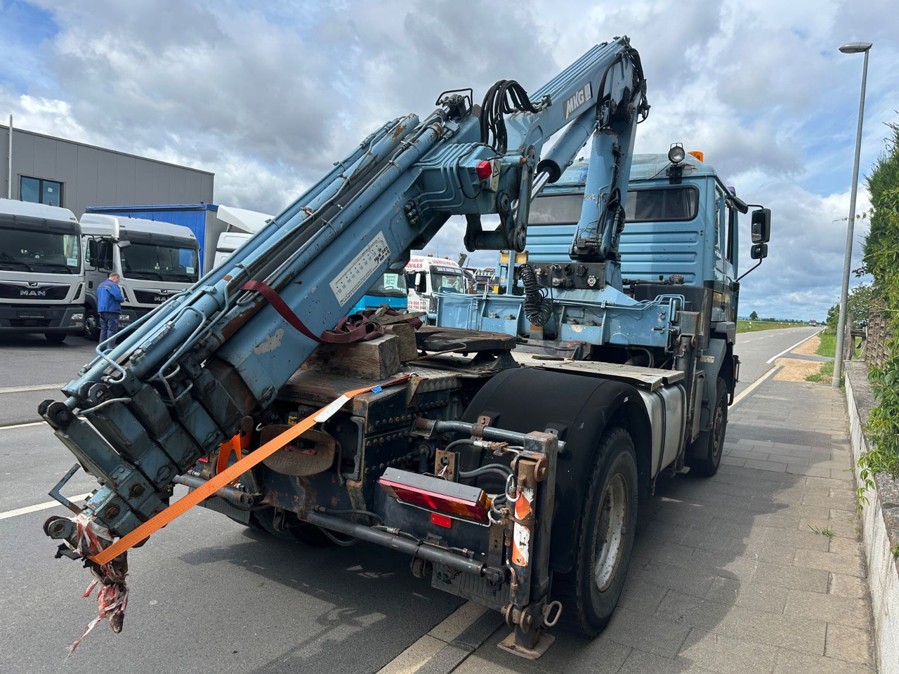 MAN F2000/19.464/4x4/defect crane/AHK - Tegljač: slika MAN F2000/19.464/4x4/defect crane/AHK - Tegljač MAN F2000/19.464/4x4/defect crane/AHK - Tegljač: slika MAN F2000/19.464/4x4/defect crane/AHK - Tegljač