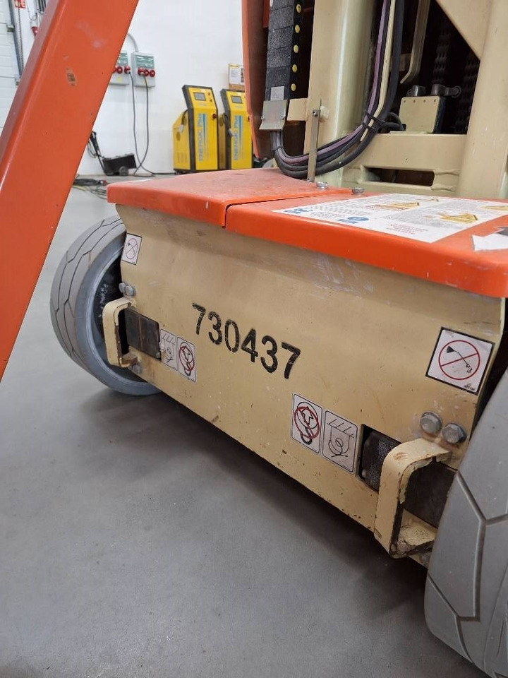 JLG Toucan 10 E - Platforma za podizanje stupa u okomitom položaju: slika JLG Toucan 10 E - Platforma za podizanje stupa u okomitom položaju JLG Toucan 10 E - Platforma za podizanje stupa u okomitom položaju: slika JLG Toucan 10 E - Platforma za podizanje stupa u okomitom položaju