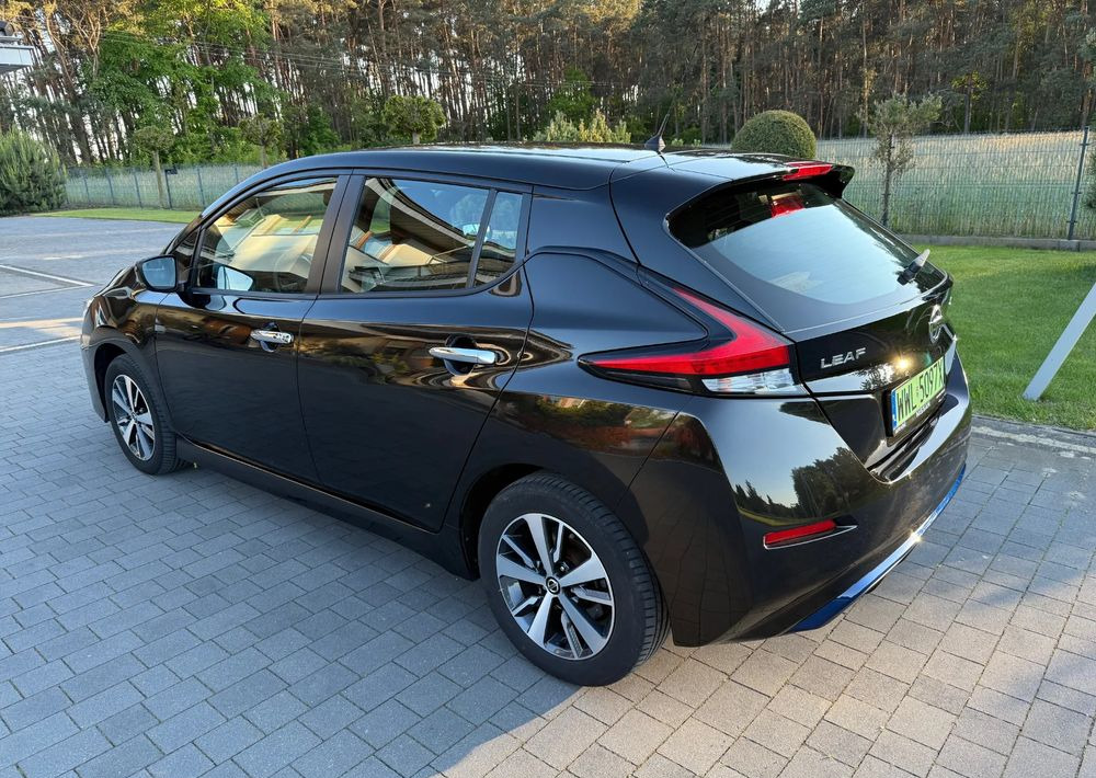 Nissan Leaf 40kWh Acenta - Automobil: slika Nissan Leaf 40kWh Acenta - Automobil Nissan Leaf 40kWh Acenta - Automobil: slika Nissan Leaf 40kWh Acenta - Automobil