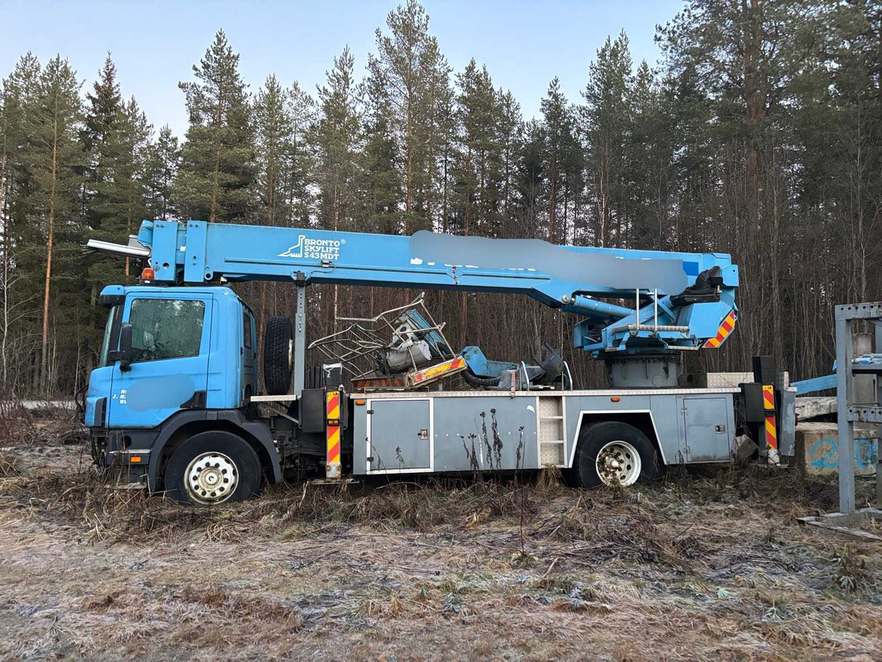 Scania P94 truck and Bronto Skylift telescopic crane - Kamion s kranom: slika Scania P94 truck and Bronto Skylift telescopic crane - Kamion s kranom Scania P94 truck and Bronto Skylift telescopic crane - Kamion s kranom: slika Scania P94 truck and Bronto Skylift telescopic crane - Kamion s kranom