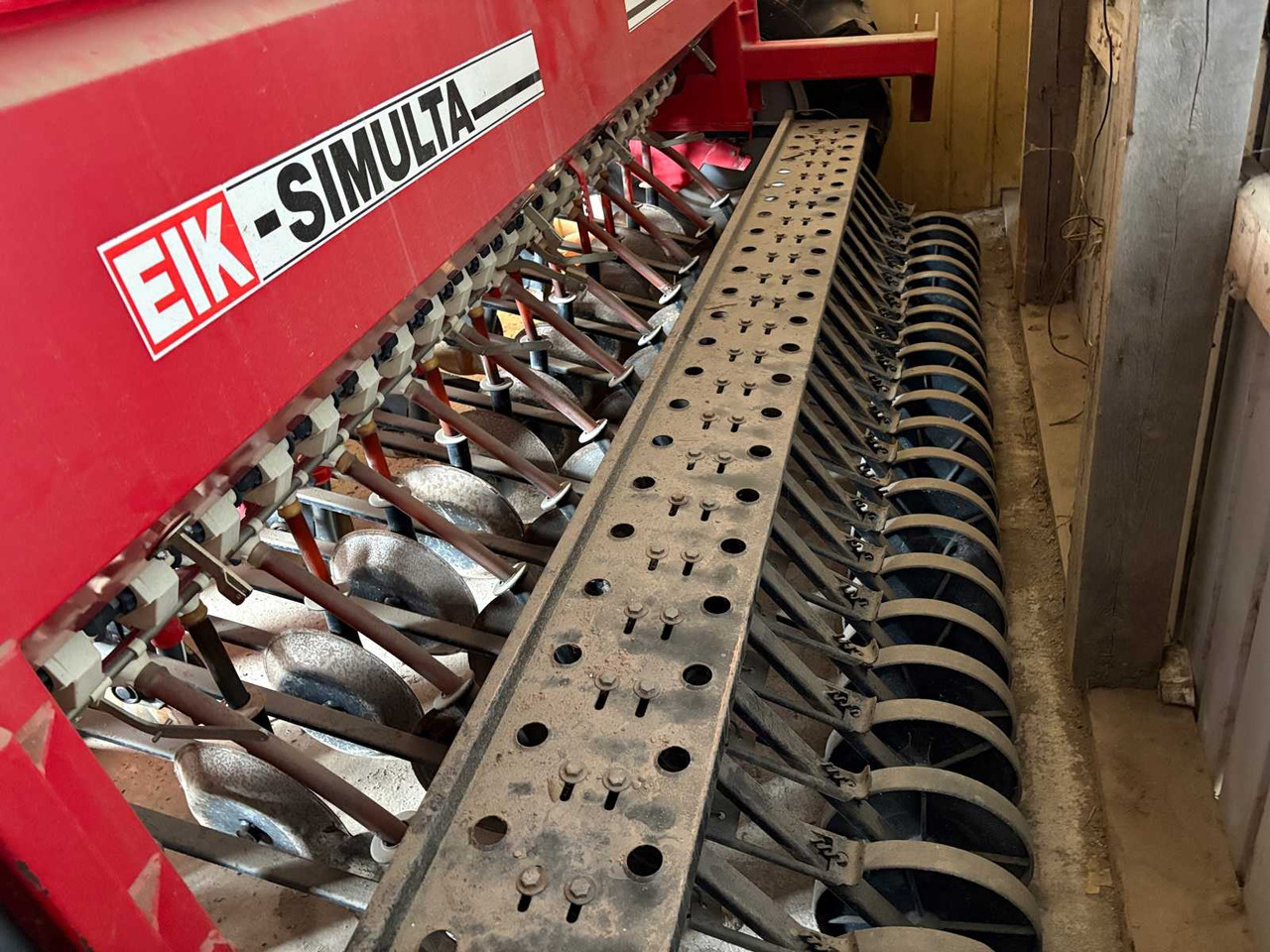 Seed drill Simulta-Junkkari 3000 - Sijačica: slika Seed drill Simulta-Junkkari 3000 - Sijačica Seed drill Simulta-Junkkari 3000 - Sijačica: slika Seed drill Simulta-Junkkari 3000 - Sijačica