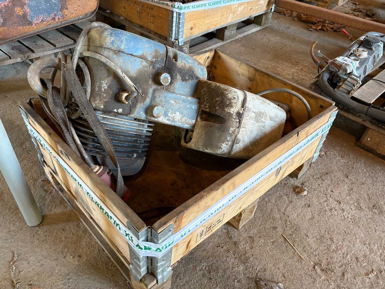 Winch Demac PK10N 1000kg for repair/spare parts - Vitlo: slika Winch Demac PK10N 1000kg for repair/spare parts - Vitlo Winch Demac PK10N 1000kg for repair/spare parts - Vitlo: slika Winch Demac PK10N 1000kg for repair/spare parts - Vitlo