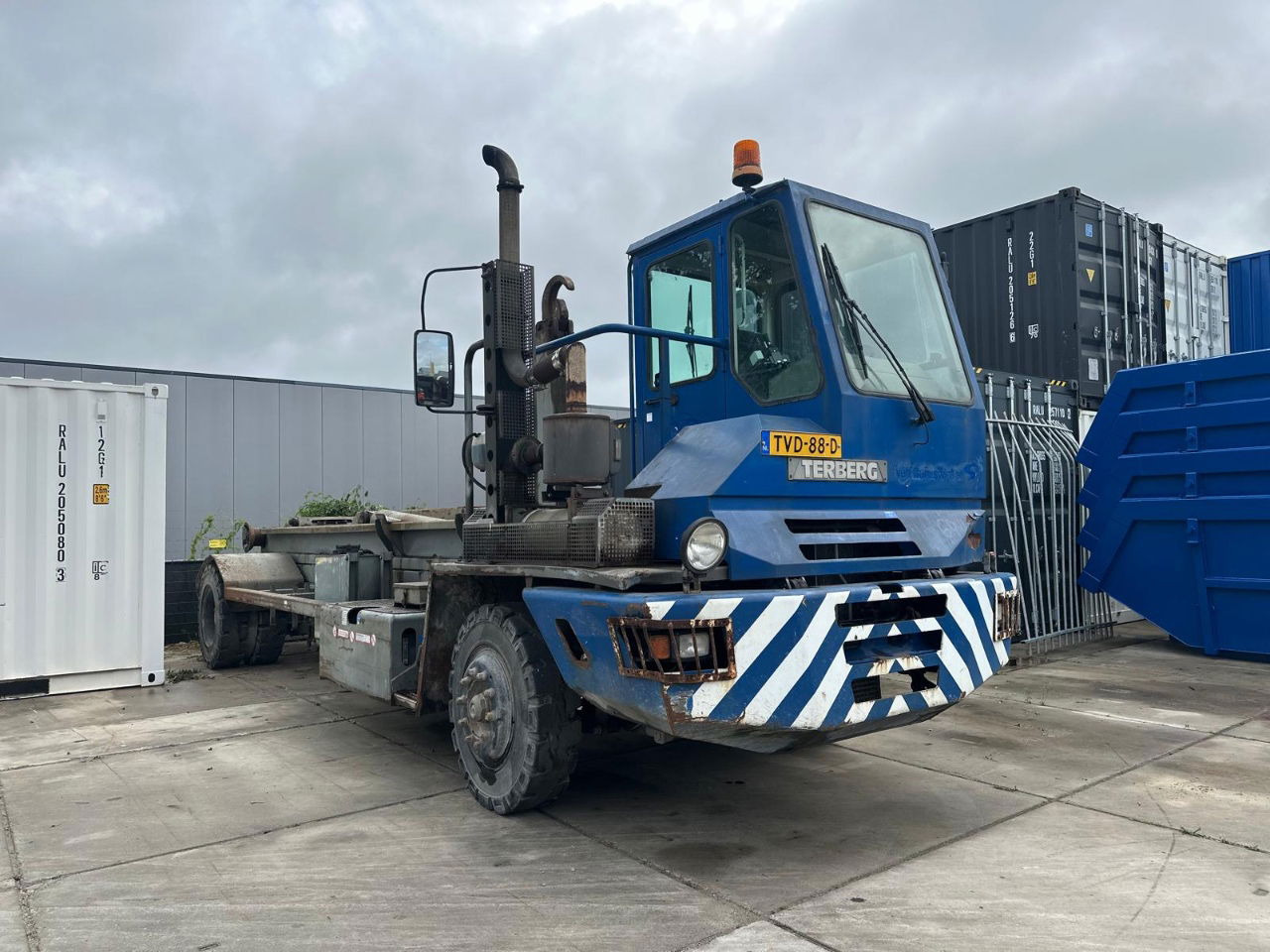 Terberg YT 180 VDL haakarm - Terminalni traktor: slika Terberg YT 180 VDL haakarm - Terminalni traktor Terberg YT 180 VDL haakarm - Terminalni traktor: slika Terberg YT 180 VDL haakarm - Terminalni traktor