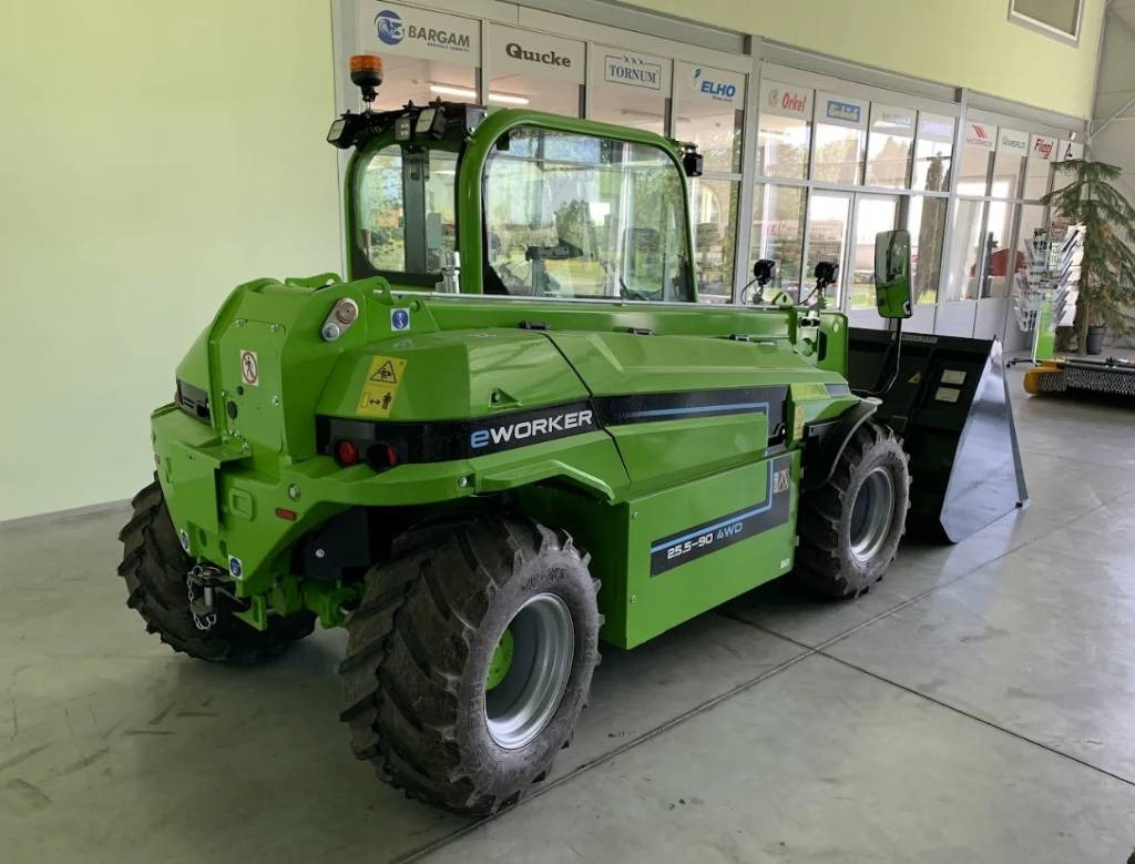 Merlo EW25.5-90 4WD - Teleskopski rukovatelj: slika Merlo EW25.5-90 4WD - Teleskopski rukovatelj Merlo EW25.5-90 4WD - Teleskopski rukovatelj: slika Merlo EW25.5-90 4WD - Teleskopski rukovatelj