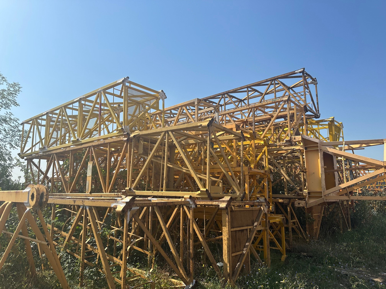 LIEBHERR 120 HC sections 1,8 m x 1,8 m & 256 HC 2,3 m x 2,3 m - Toranjska dizalica: slika LIEBHERR 120 HC sections 1,8 m x 1,8 m & 256 HC 2,3 m x 2,3 m - Toranjska dizalica LIEBHERR 120 HC sections 1,8 m x 1,8 m & 256 HC 2,3 m x 2,3 m - Toranjska dizalica: slika LIEBHERR 120 HC sections 1,8 m x 1,8 m & 256 HC 2,3 m x 2,3 m - Toranjska dizalica