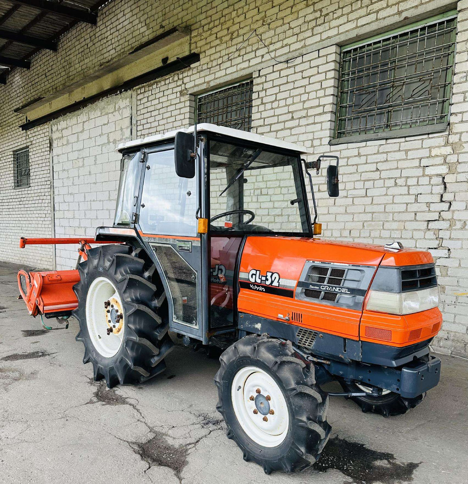 Kubota GL32 - Traktor: slika Kubota GL32 - Traktor Kubota GL32 - Traktor: slika Kubota GL32 - Traktor