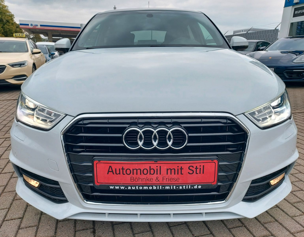 Audi A1 Sportback sport S-Line Pano Bose Xenon DAB - Limuzina: slika Audi A1 Sportback sport S-Line Pano Bose Xenon DAB - Limuzina Audi A1 Sportback sport S-Line Pano Bose Xenon DAB - Limuzina: slika Audi A1 Sportback sport S-Line Pano Bose Xenon DAB - Limuzina