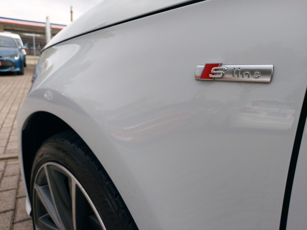 Audi A1 Sportback sport S-Line Pano Bose Xenon DAB - Limuzina: slika Audi A1 Sportback sport S-Line Pano Bose Xenon DAB - Limuzina Audi A1 Sportback sport S-Line Pano Bose Xenon DAB - Limuzina: slika Audi A1 Sportback sport S-Line Pano Bose Xenon DAB - Limuzina