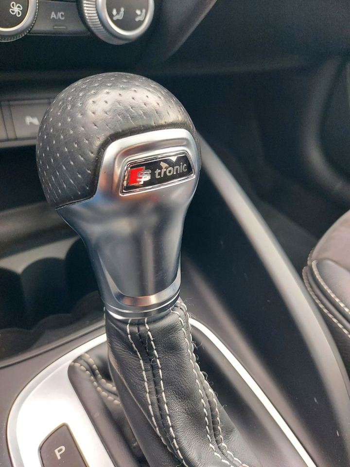 Limuzina Audi A1 Sportback sport S-Line Pano Bose Xenon DAB: slika Limuzina Audi A1 Sportback sport S-Line Pano Bose Xenon DAB Limuzina Audi A1 Sportback sport S-Line Pano Bose Xenon DAB: slika Limuzina Audi A1 Sportback sport S-Line Pano Bose Xenon DAB