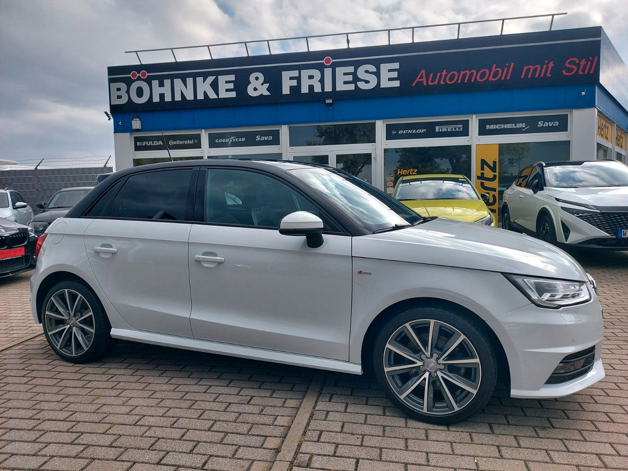 Limuzina Audi A1 Sportback sport S-Line Pano Bose Xenon DAB: slika Limuzina Audi A1 Sportback sport S-Line Pano Bose Xenon DAB Limuzina Audi A1 Sportback sport S-Line Pano Bose Xenon DAB: slika Limuzina Audi A1 Sportback sport S-Line Pano Bose Xenon DAB