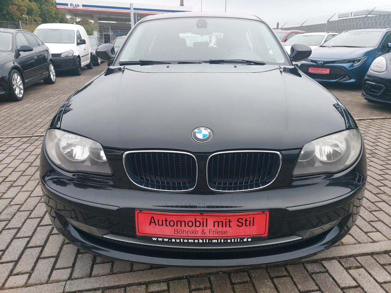 BMW 116 Baureihe 1 Lim. 116d Klima Sitzheizung - Limuzina: slika BMW 116 Baureihe 1 Lim. 116d Klima Sitzheizung - Limuzina BMW 116 Baureihe 1 Lim. 116d Klima Sitzheizung - Limuzina: slika BMW 116 Baureihe 1 Lim. 116d Klima Sitzheizung - Limuzina