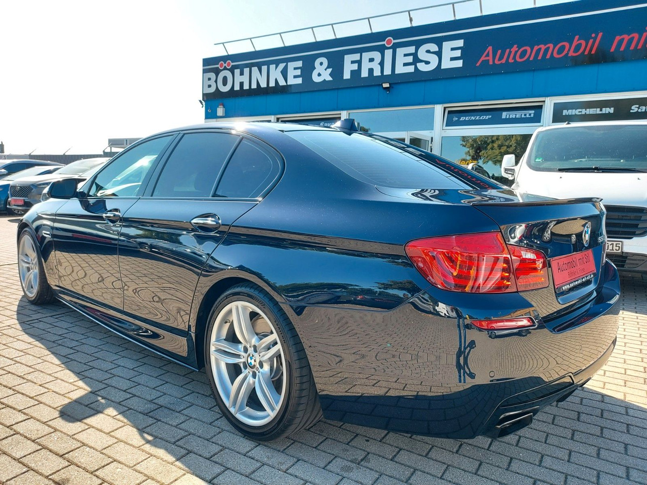 BMW 550i Limousine Autom. M-Sport HUD Glasdach H&K - Limuzina: slika BMW 550i Limousine Autom. M-Sport HUD Glasdach H&K - Limuzina BMW 550i Limousine Autom. M-Sport HUD Glasdach H&K - Limuzina: slika BMW 550i Limousine Autom. M-Sport HUD Glasdach H&K - Limuzina
