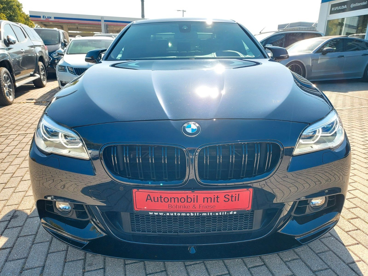 BMW 550i Limousine Autom. M-Sport HUD Glasdach H&K - Limuzina: slika BMW 550i Limousine Autom. M-Sport HUD Glasdach H&K - Limuzina BMW 550i Limousine Autom. M-Sport HUD Glasdach H&K - Limuzina: slika BMW 550i Limousine Autom. M-Sport HUD Glasdach H&K - Limuzina