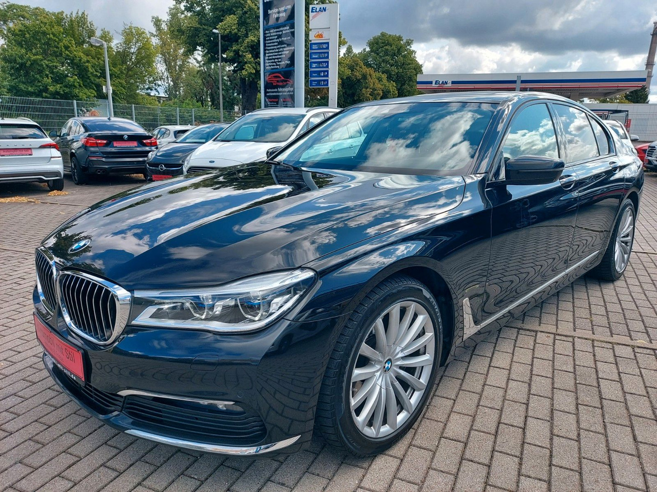 BMW 740 Baureihe 7 Lim 740 d xDrive Glasdach ACC - Limuzina: slika BMW 740 Baureihe 7 Lim 740 d xDrive Glasdach ACC - Limuzina BMW 740 Baureihe 7 Lim 740 d xDrive Glasdach ACC - Limuzina: slika BMW 740 Baureihe 7 Lim 740 d xDrive Glasdach ACC - Limuzina