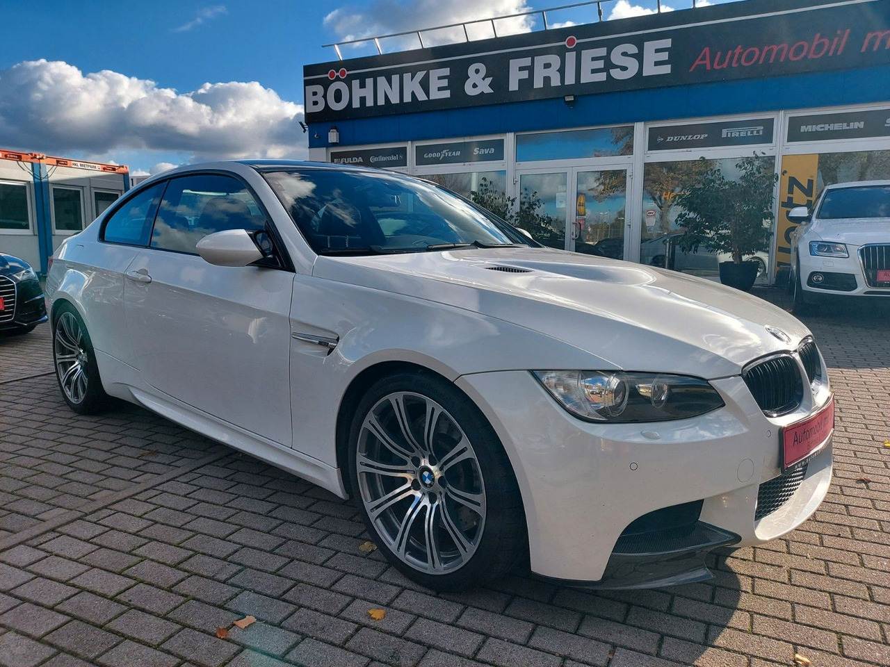 BMW M3 Coupe M-Sport Leder Xenon Navi PDC - Coupe: slika BMW M3 Coupe M-Sport Leder Xenon Navi PDC - Coupe BMW M3 Coupe M-Sport Leder Xenon Navi PDC - Coupe: slika BMW M3 Coupe M-Sport Leder Xenon Navi PDC - Coupe