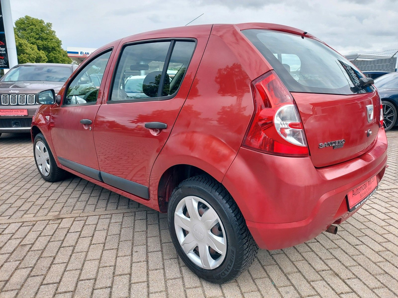 Dacia Sandero 1.4 MPI CD-Radio M+S - Limuzina: slika Dacia Sandero 1.4 MPI CD-Radio M+S - Limuzina Dacia Sandero 1.4 MPI CD-Radio M+S - Limuzina: slika Dacia Sandero 1.4 MPI CD-Radio M+S - Limuzina