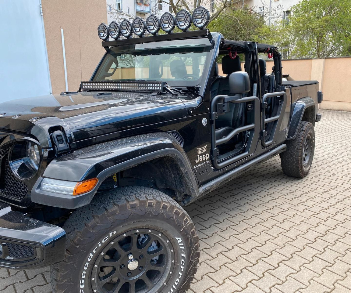 Jeep Gladiator 3.6l Overland Automatik Dualsport ACC - SUV: slika Jeep Gladiator 3.6l Overland Automatik Dualsport ACC - SUV Jeep Gladiator 3.6l Overland Automatik Dualsport ACC - SUV: slika Jeep Gladiator 3.6l Overland Automatik Dualsport ACC - SUV