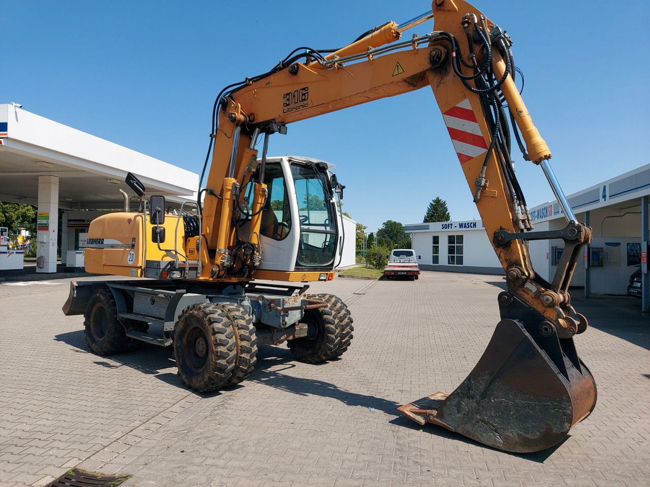 Liebherr A 316 LITRONIC TL + 2005 DEUTZ 13400 STD. Liebherr A 316 LITRONIC TL + 2005 DEUTZ 13400 STD. - Bager na kotačima: slika Liebherr A 316 LITRONIC TL + 2005 DEUTZ 13400 STD. Liebherr A 316 LITRONIC TL + 2005 DEUTZ 13400 STD. - Bager na kotačima Liebherr A 316 LITRONIC TL + 2005 DEUTZ 13400 STD. Liebherr A 316 LITRONIC TL + 2005 DEUTZ 13400 STD. - Bager na kotačima: slika Liebherr A 316 LITRONIC TL + 2005 DEUTZ 13400 STD. Liebherr A 316 LITRONIC TL + 2005 DEUTZ 13400 STD. - Bager na kotačima